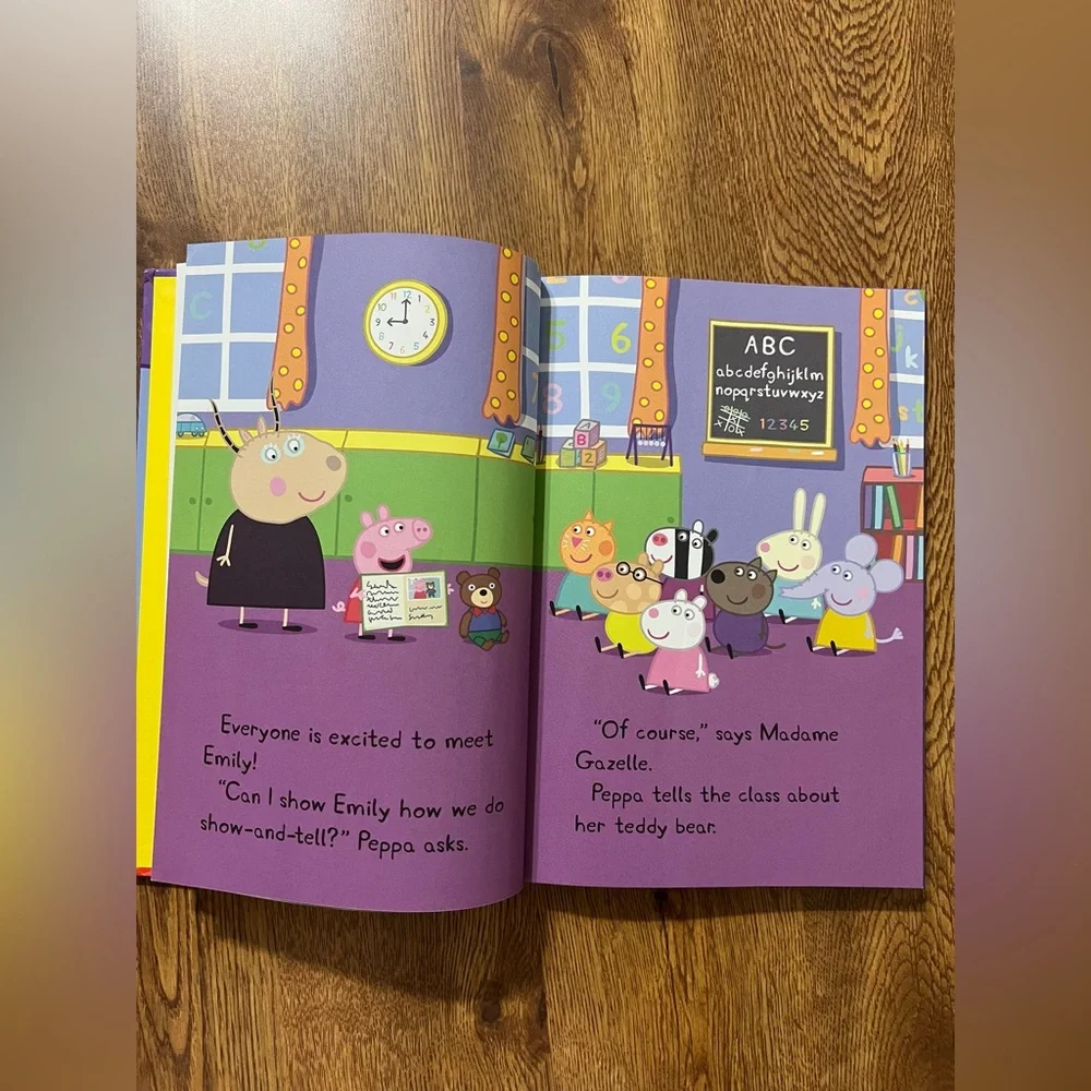 Peppa Pig Fun Around Town book set Reader Collection